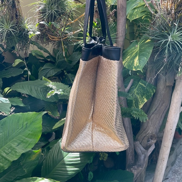 VERSACE PARFUMS GOLD METALLIC TOTE BAG NWOT - Picture 5 of 9